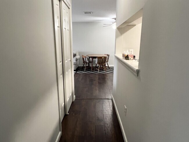 Building Photo - 690 S Porter St