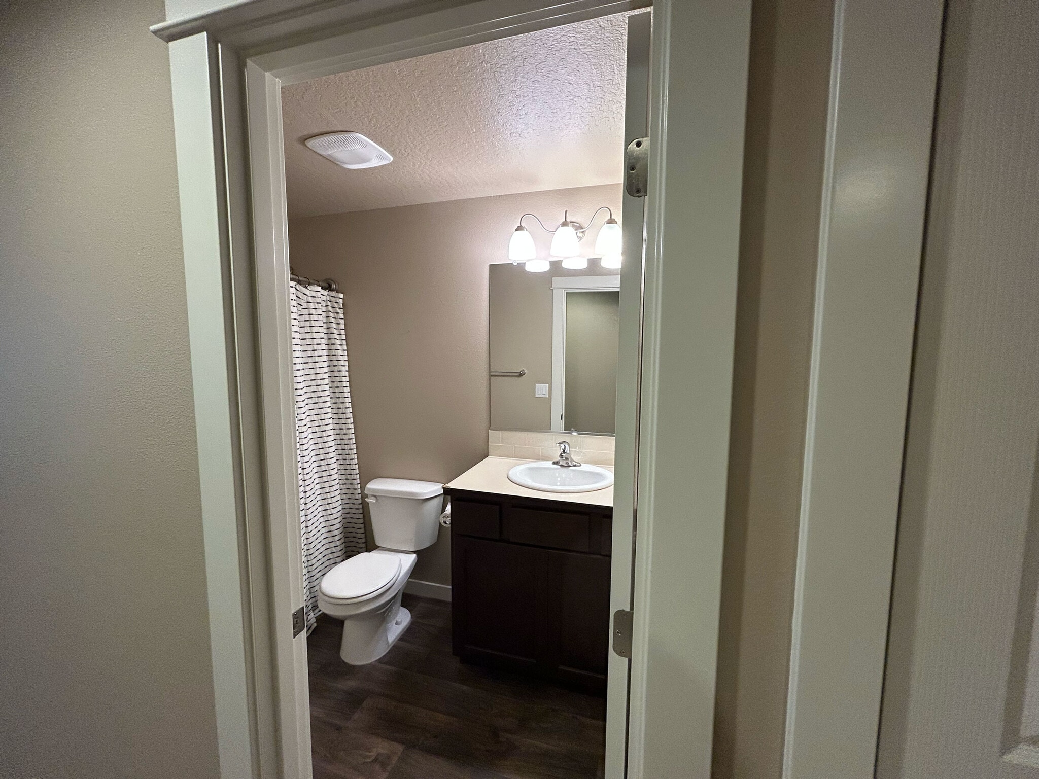 Guest Bathroom - 511 Casting St SE