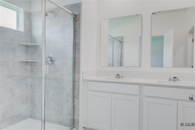 Building Photo - 3290 Laurent Lp