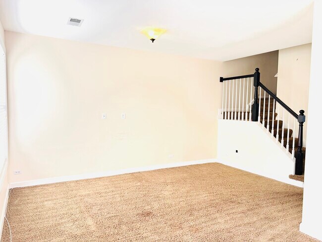 Building Photo - 988 Sheridan Cir