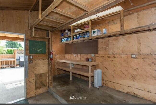 Building Photo - 1000 W Indiana St