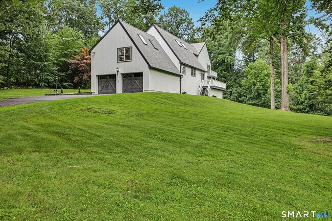 Building Photo - 158 Steep Hill Rd