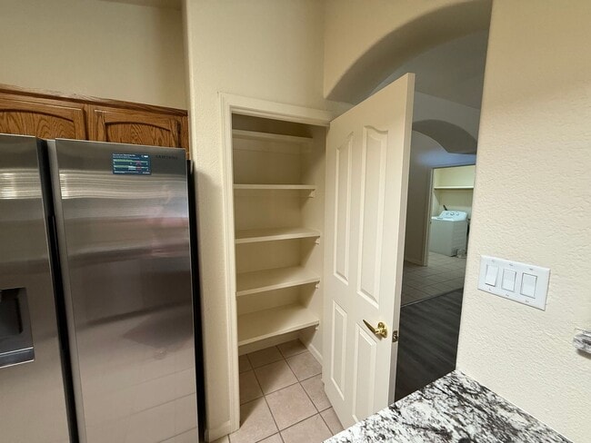 Building Photo - Updated Rental Available Now!