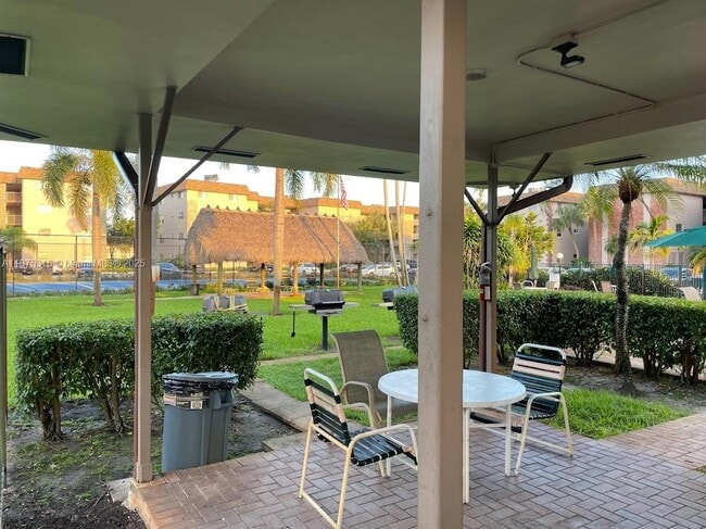 Building Photo - 2510 SW 81st Ave