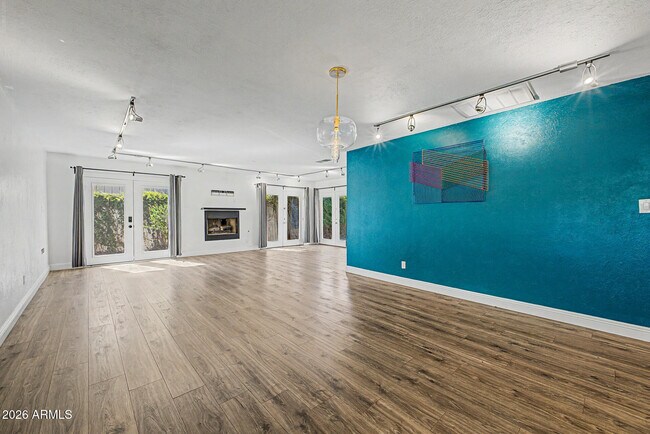 Building Photo - 6732 E 6th St
