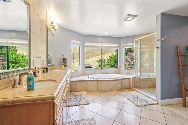 Building Photo - 3745 Deer Trail Ct