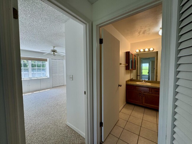 Building Photo - Charming 2-Bedroom Home in Clermont, FL (5...