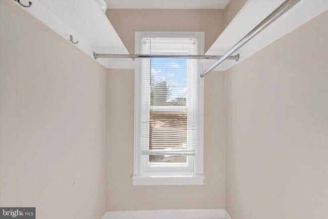 Building Photo - 4300 Main St