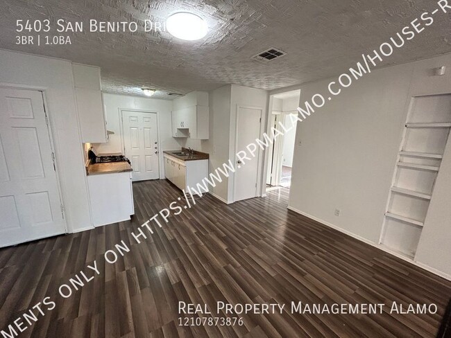 Building Photo - **MOVE IN SPECIAL** MUST SEE!! 3 Bedroom /...