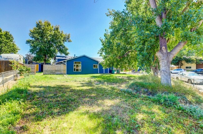 Building Photo - $3,200.00 - 3 Bedrooms, 2 Bathrooms, Singl...