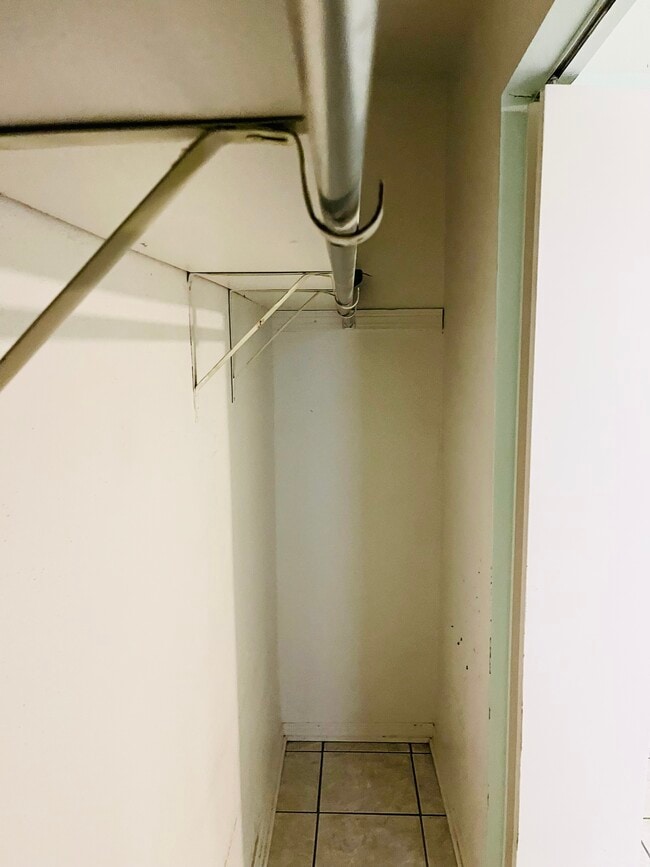 Building Photo - 1534 Delta Dr