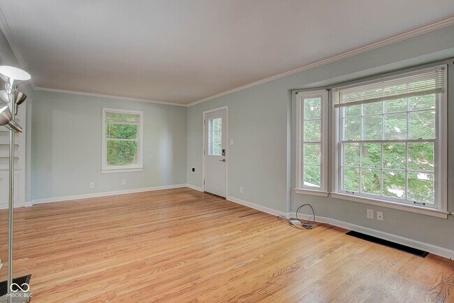 Building Photo - 5043 Boulevard Pl