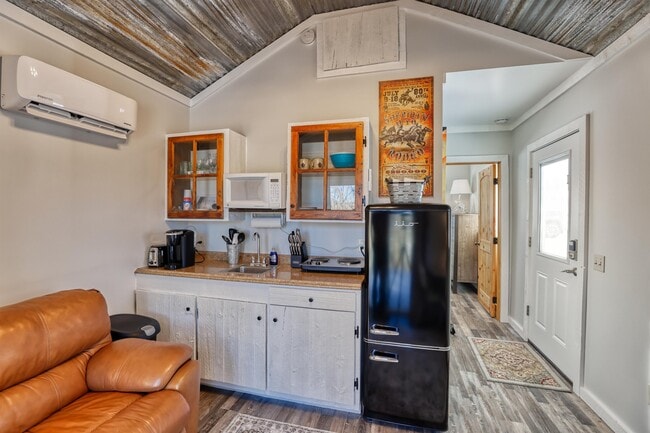 Building Photo - 86 Peno Rd