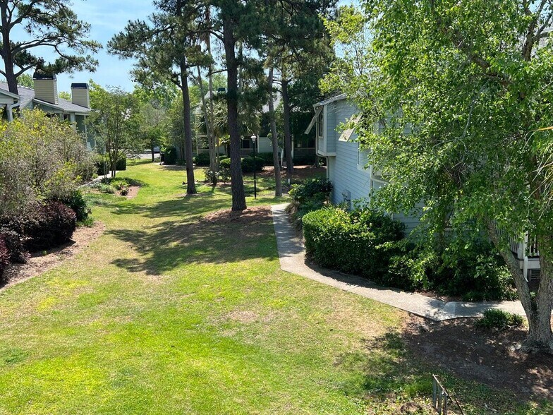 Building Photo - 1481 Center Street Ext