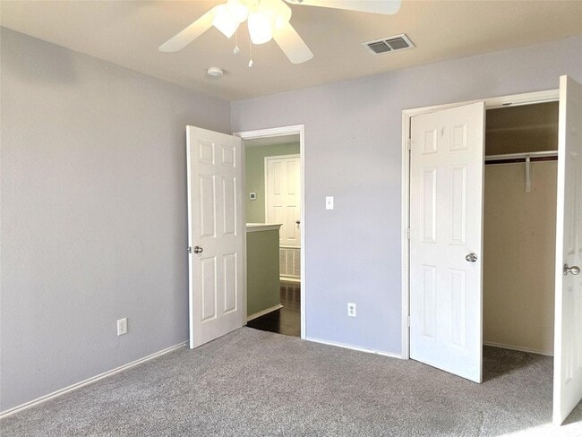 Building Photo - 530 Blue Sage
