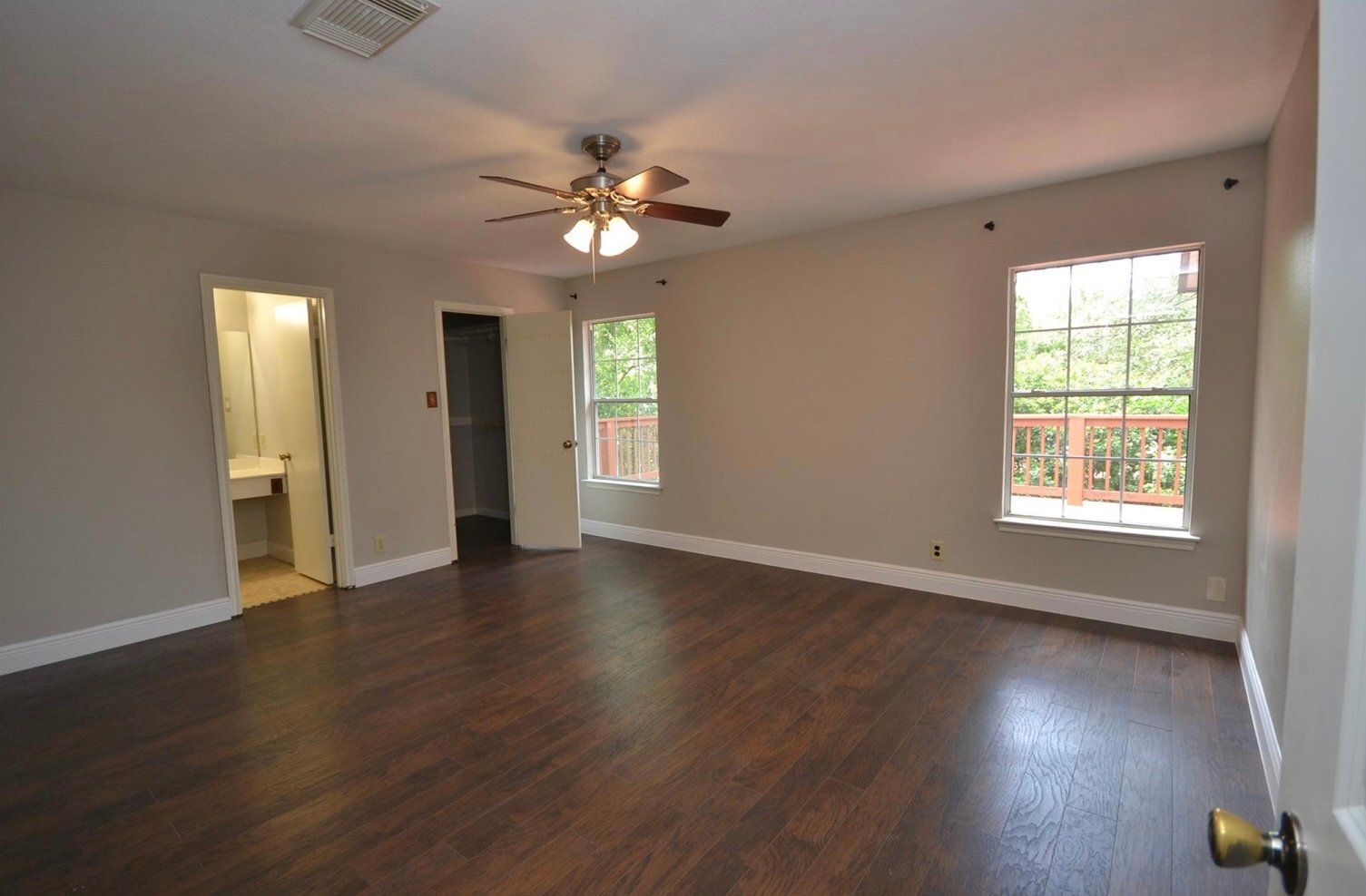 Building Photo - 9543 Summerbrook