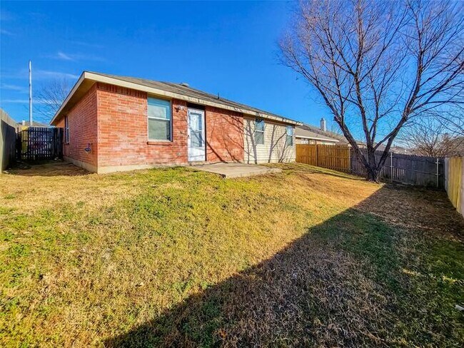 Building Photo - Open floorplan in Fort Worth 3/2/2