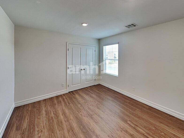 Building Photo - 6106 W Haleh Ave