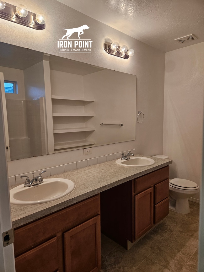 Building Photo - Move-in Ready Home w/new paint & flooring throughout, 2 car garage.