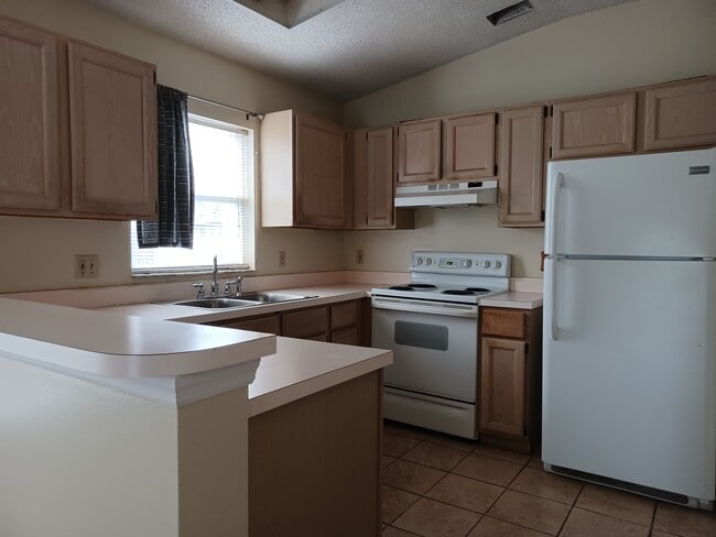 Building Photo - 464 Short Pine Cir