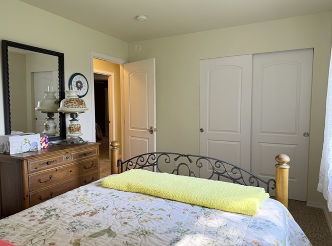 Building Photo - Kalispell Family Home