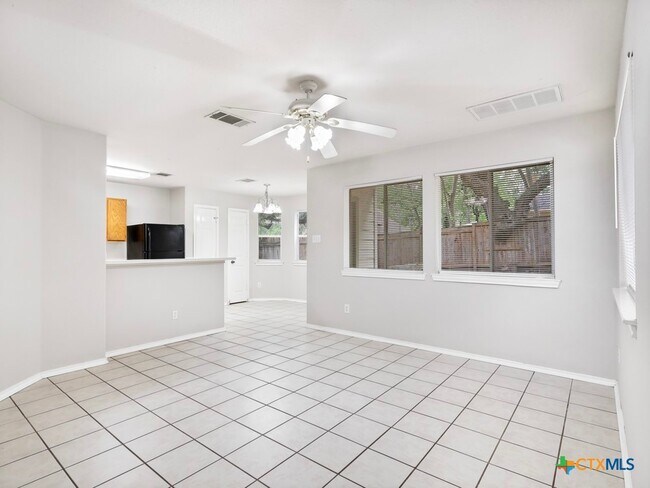 Building Photo - 825 Sagewood Trail