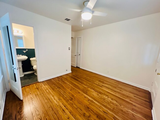 Building Photo - 1554 W Lullwood Ave