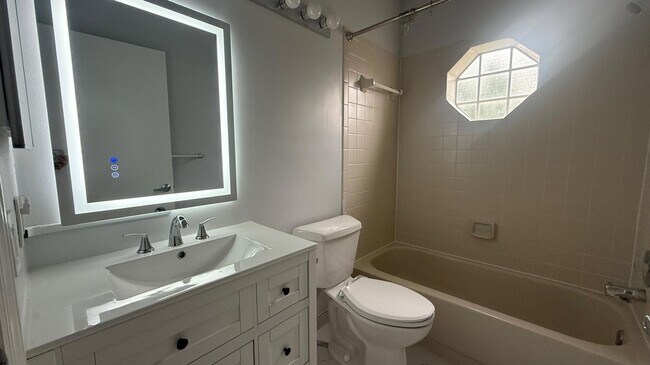 Building Photo - 6526 Via Regina