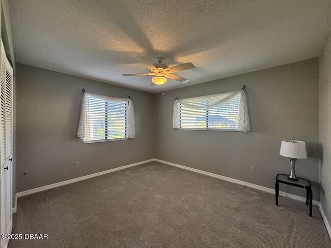 Building Photo - 653 Pelican Bay Dr