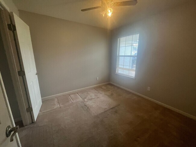 Building Photo - Nice Family home in Ward