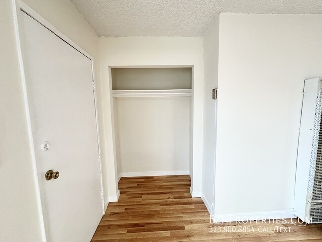 Building Photo - Newly Updated 2Bed 2Bath with Balcony!!!