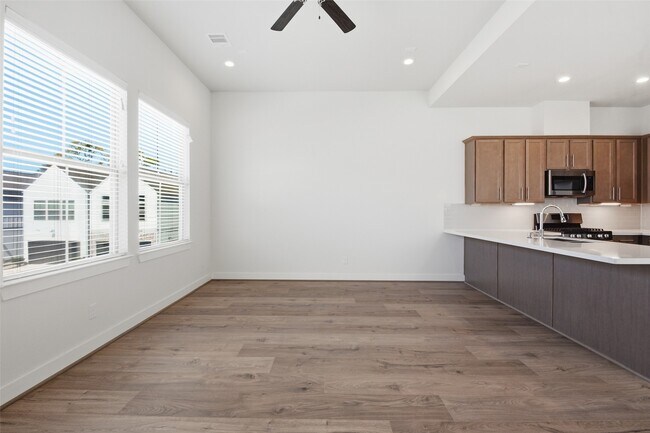 Building Photo - 1106 Yellow Pl