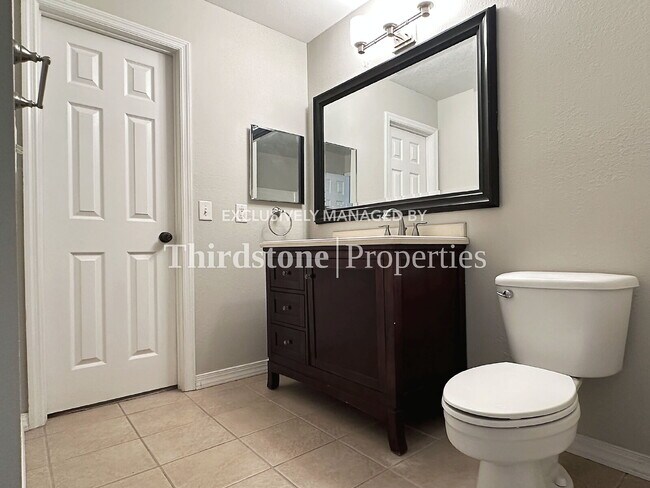 Building Photo - 7800 Point Meadows Dr