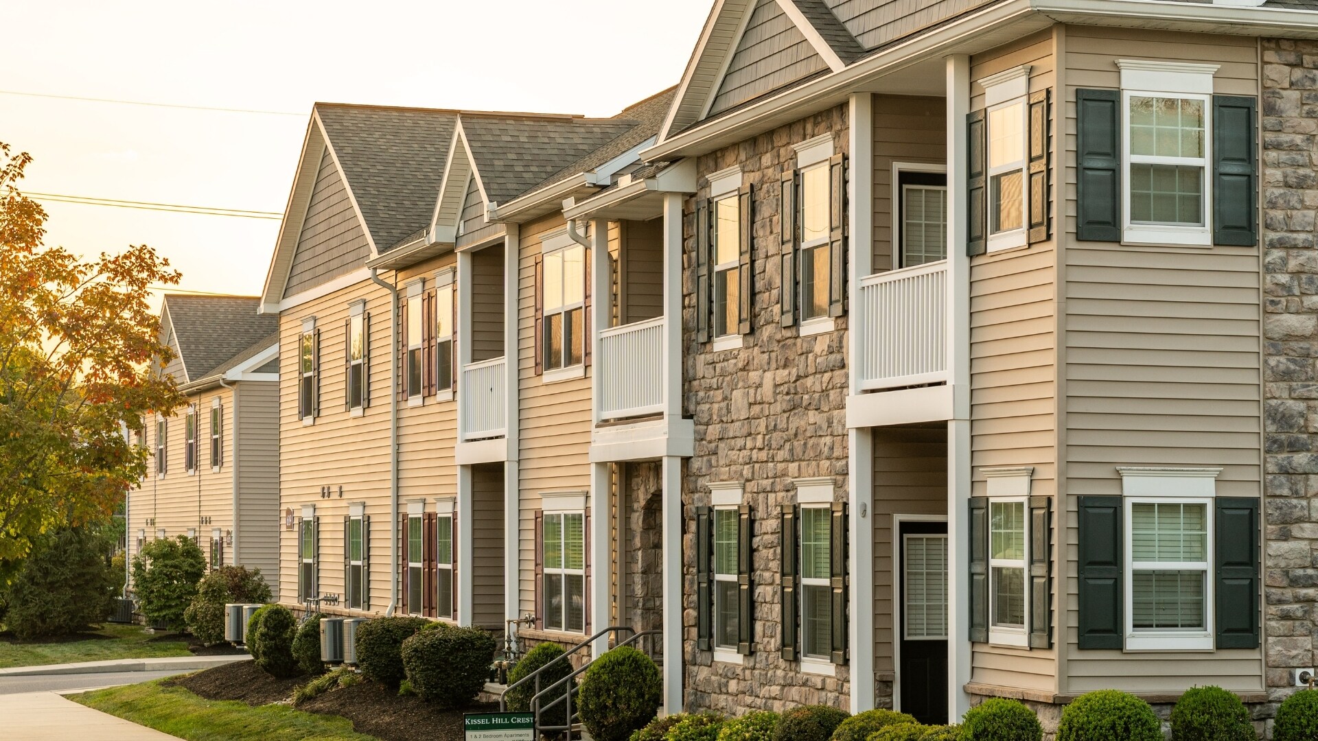 Building Photo - 619 Thornberry Ln