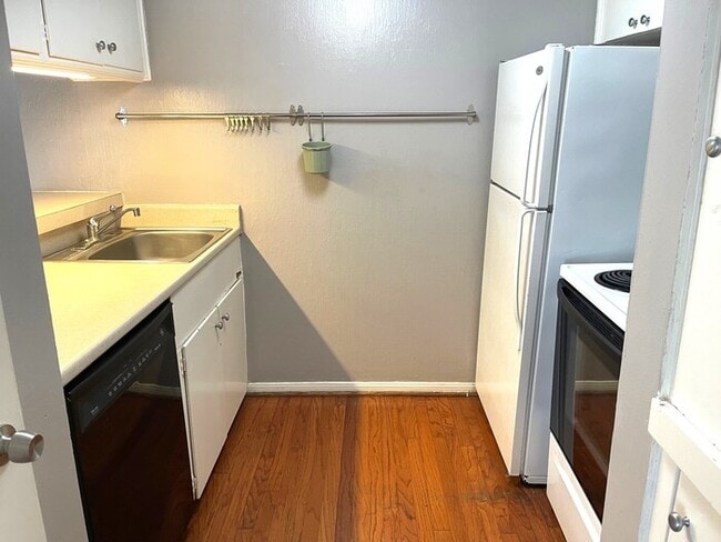 Building Photo - IN THE HEART OF UPTOWN HOUSTON - THE GALLE...