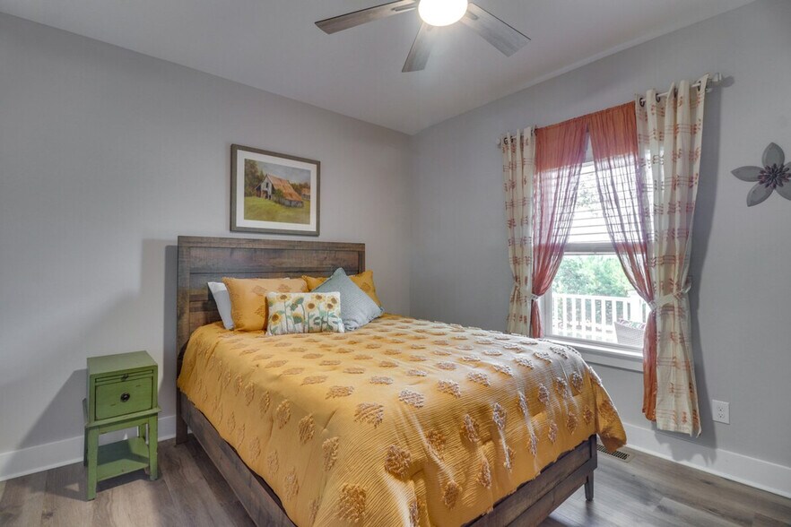 Building Photo - 5034 Burnley Rd