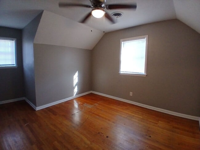 Building Photo - Spacious 4BR/2BA Home with Carport