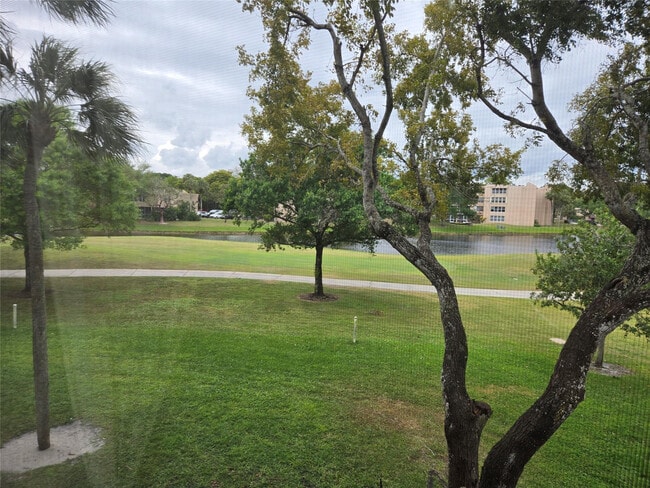 Building Photo - 9531 Seagrape Dr