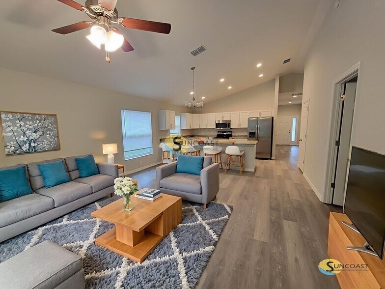 Building Photo - 329 Marion Oaks Blvd