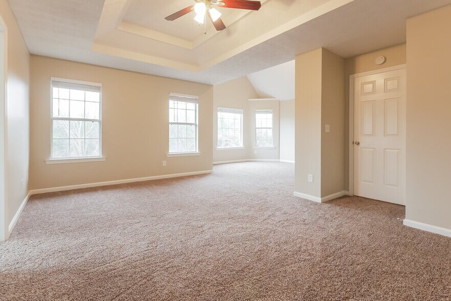 Building Photo - 985 Field View Dr