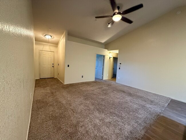 Building Photo - 3074 S Todd Ave