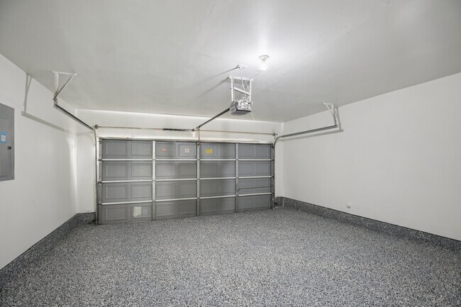Building Photo - 1705 Stuart St