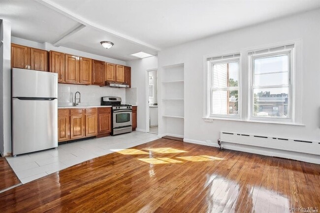 Building Photo - 85-74 67th Ave