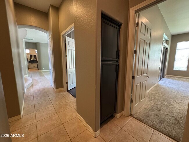 Building Photo - 3172 E Birchwood Pl
