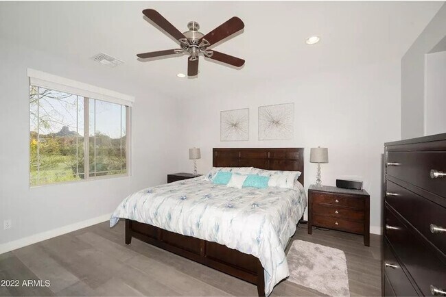 Building Photo - 10260 E White Feather Ln