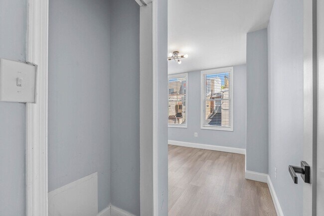 Building Photo - 1521 S 19th St
