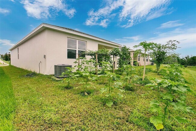 Building Photo - 1838 Blue Lagoon Cir