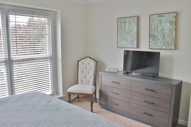 Building Photo - 7245 Meeting St