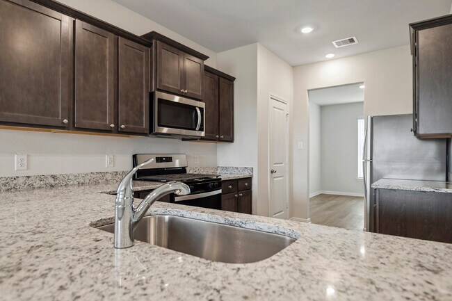 Building Photo - 400 Mystic Slopes Dr