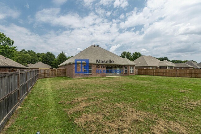 Building Photo - 125 Mason Way